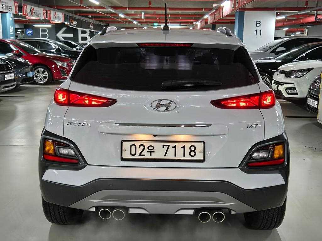 HYUNDAI Kona - Vista 4