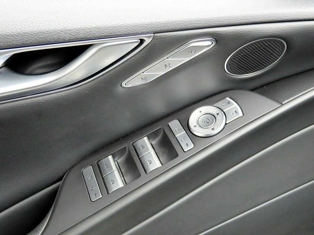 Genesis G80 - Vista 12