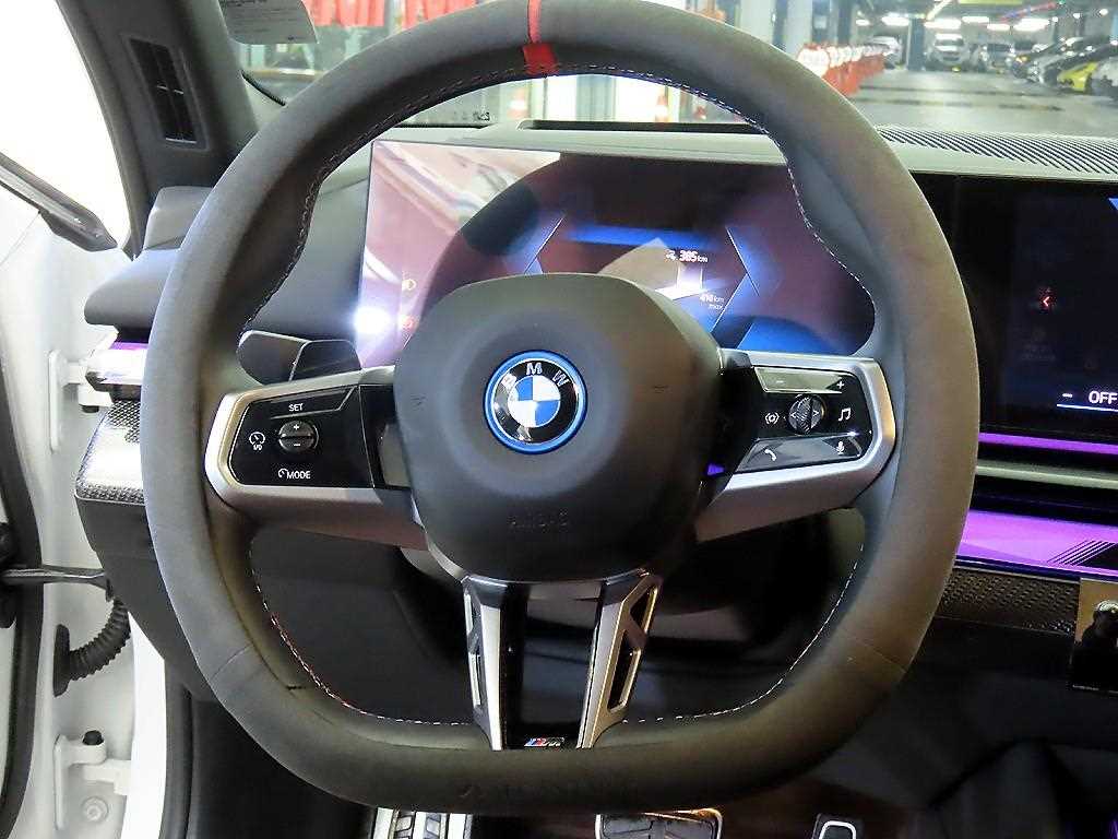BMW i5 - Vista 8
