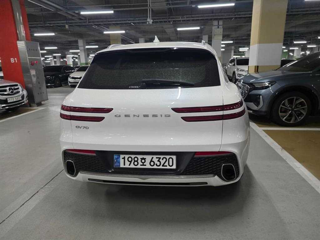 Genesis GV70 - Vista 4