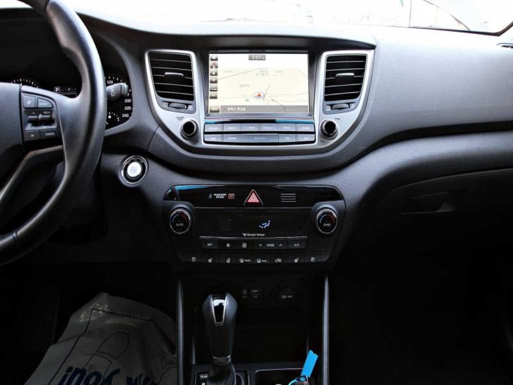 HYUNDAI Tucson - Vista 10