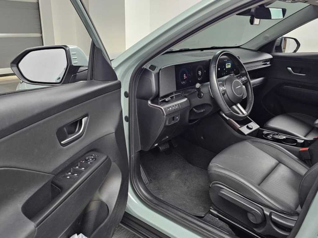 HYUNDAI Kona - Vista 11