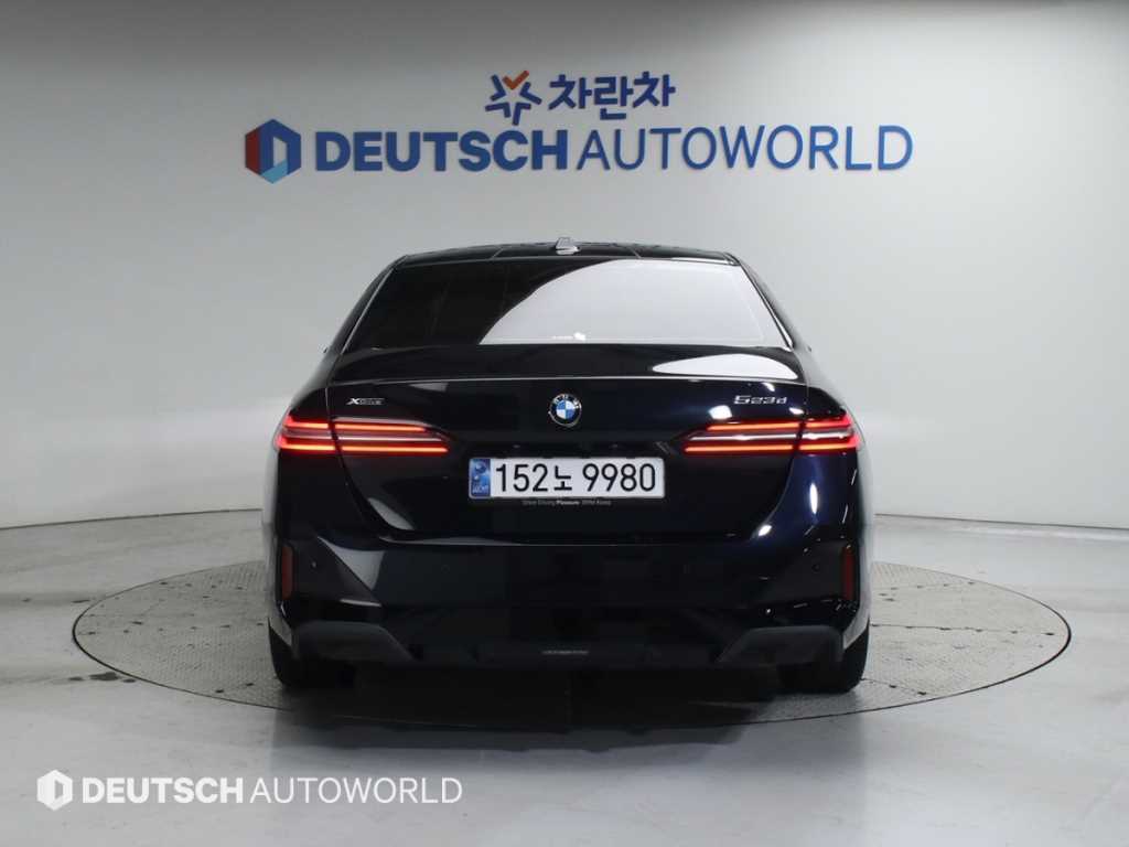 BMW 5 Series - Vista 4