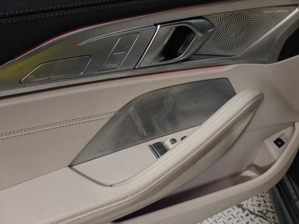 BMW 8 Series - Vista 9