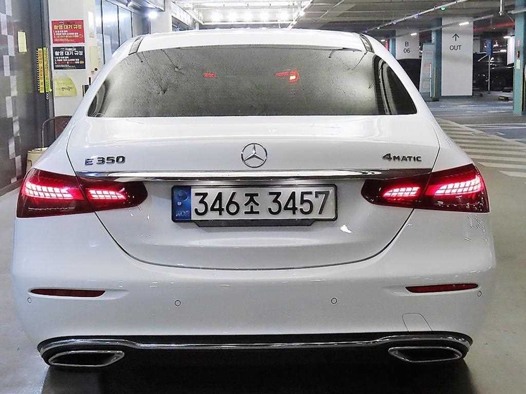 Mercedes Benz E class - Vista 5