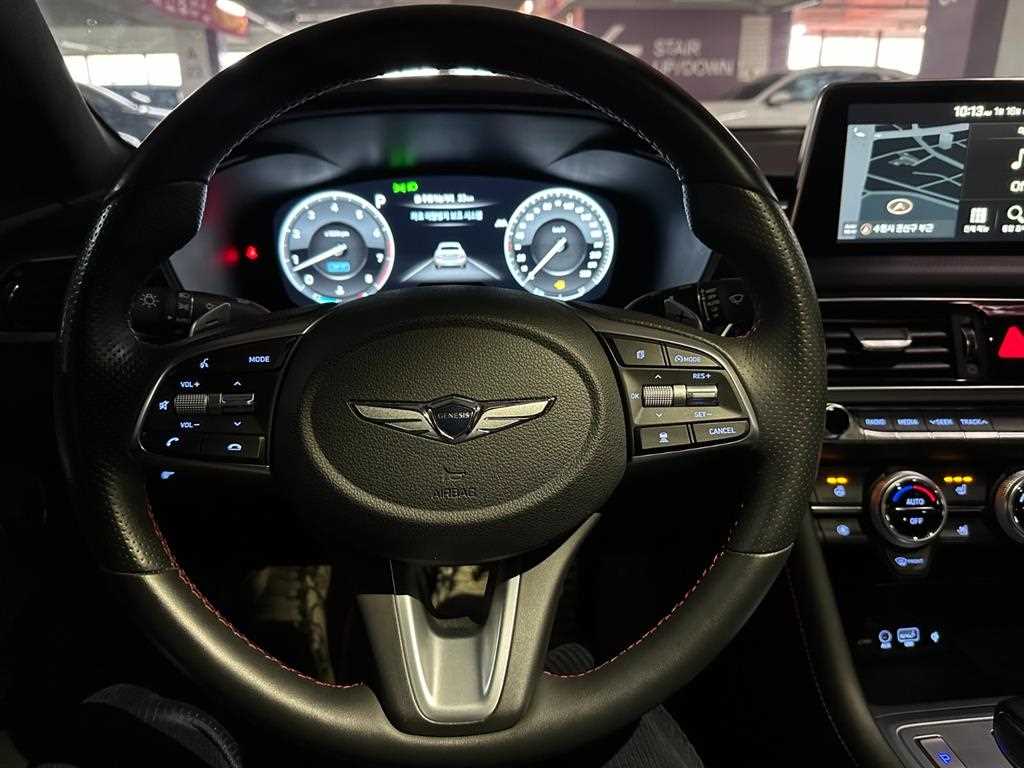 Genesis G70 - Vista 12