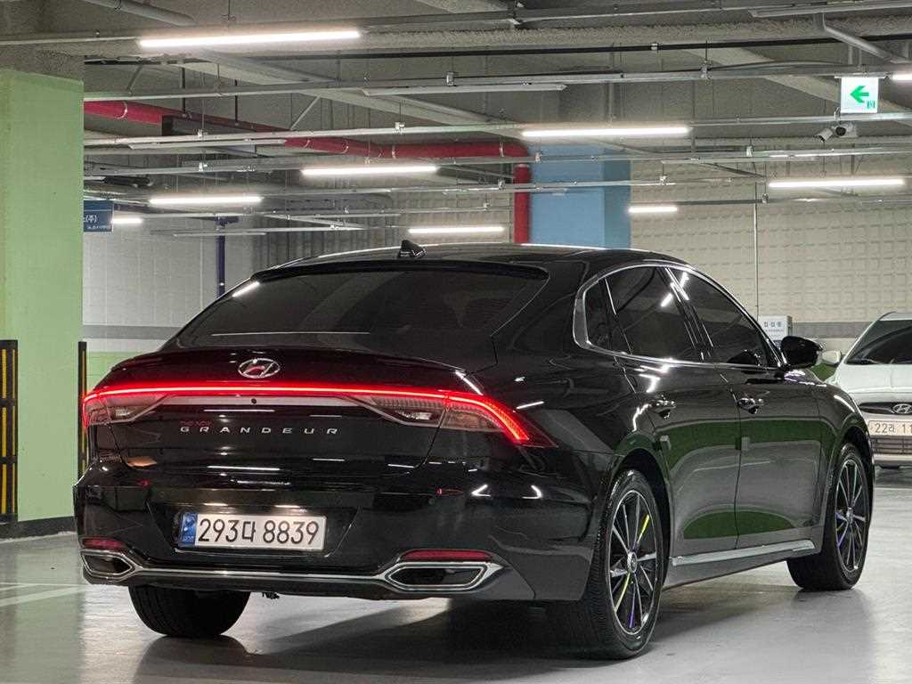 HYUNDAI Grandeur - Vista 4