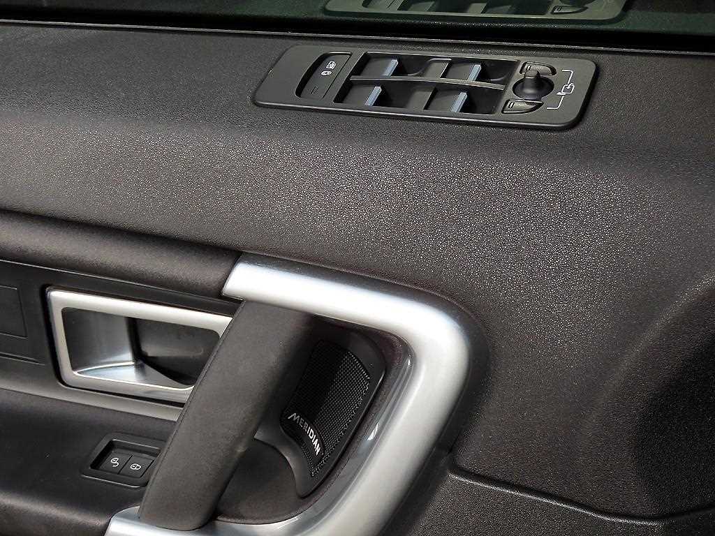 Land Rover Discovery Sports - Vista 11