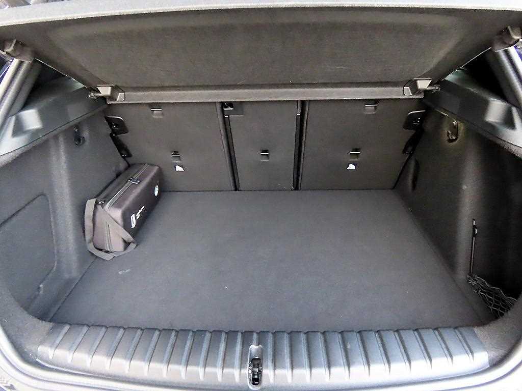 BMW 1 series 2024 Negro - Importación desde Corea - HF Imports Iquique - Foto 17