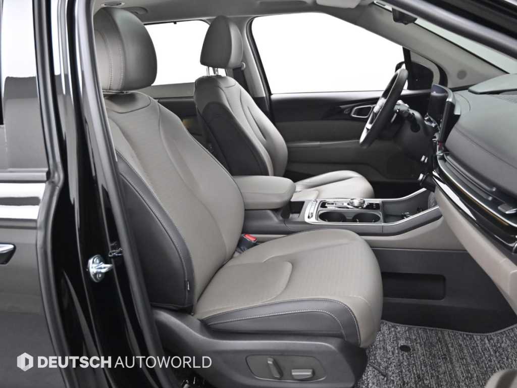 KIA Carnival - Vista 10