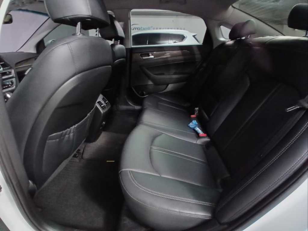 HYUNDAI Sonata - Vista 8