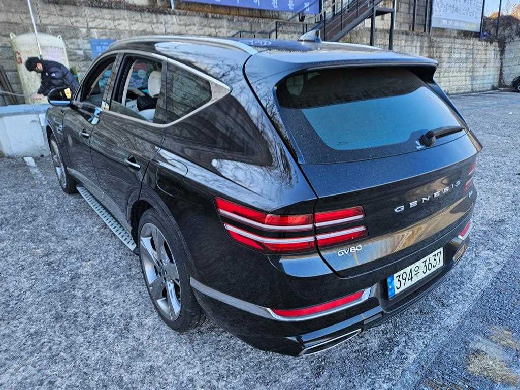 Genesis GV80 - Vista 5