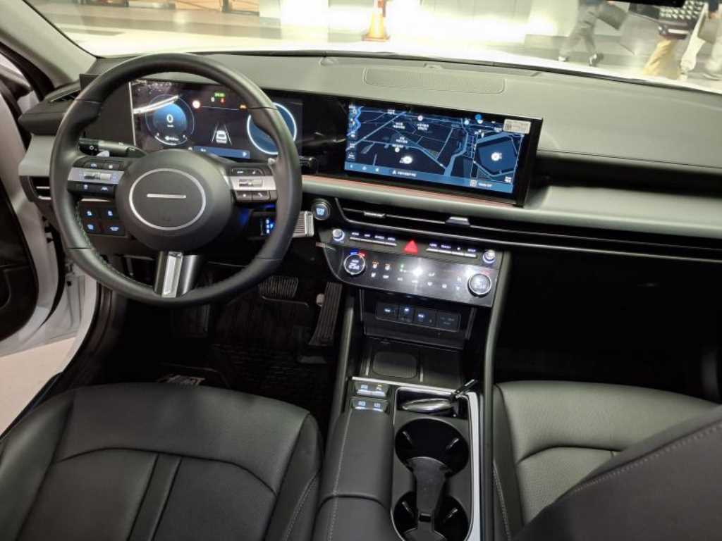 HYUNDAI Sonata - Vista 7