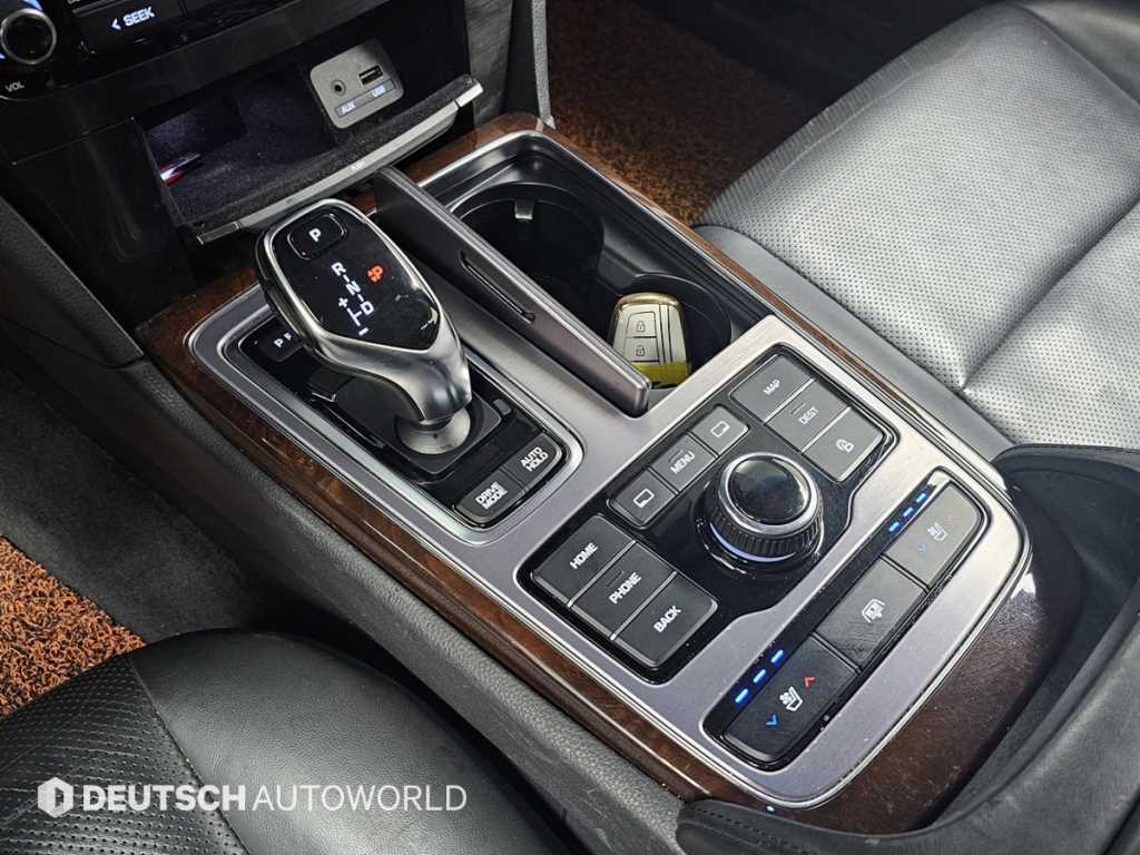 HYUNDAI Equus - Vista 9