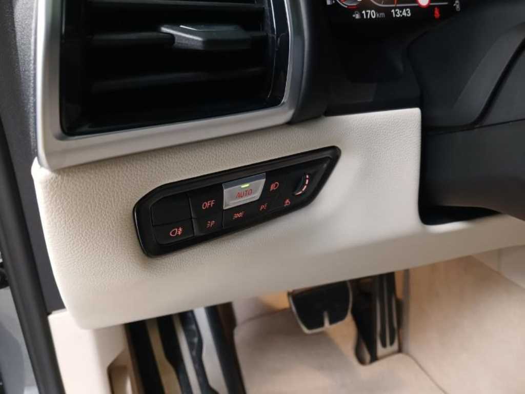 BMW 8 Series - Vista 12