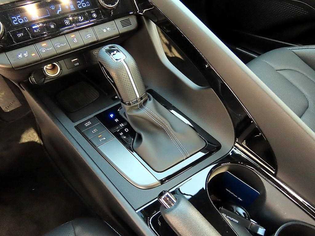 HYUNDAI Avante - Vista 10