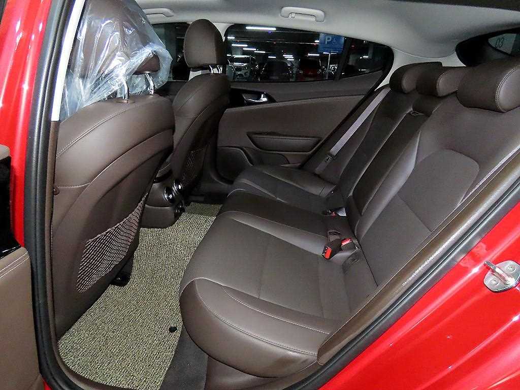 KIA Stinger - Vista 7