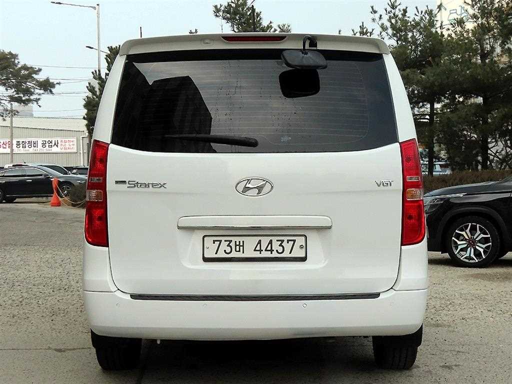 HYUNDAI Starex - Vista 4