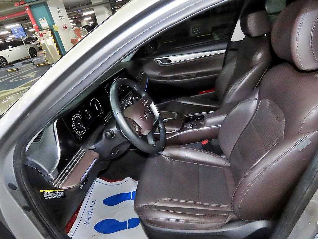 HYUNDAI Grandeur - Vista 6