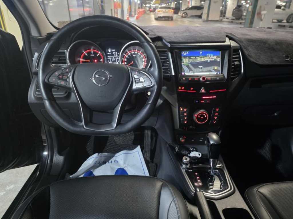 Ssangyong Tivoli - Vista 9