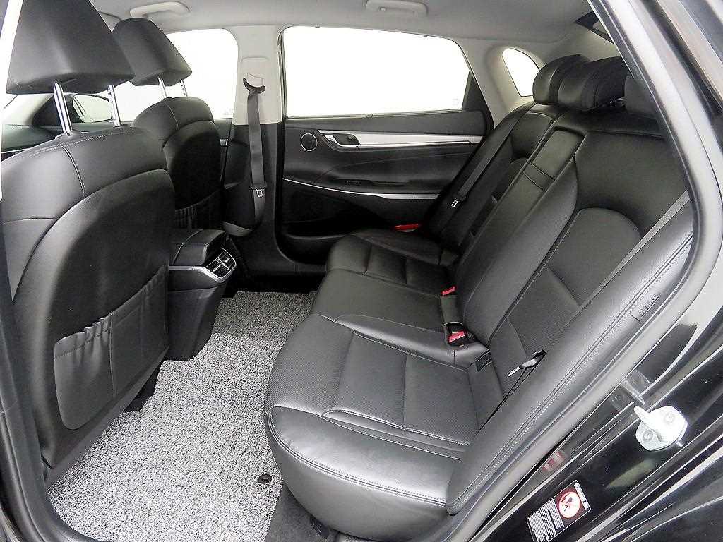 HYUNDAI Grandeur - Vista 7