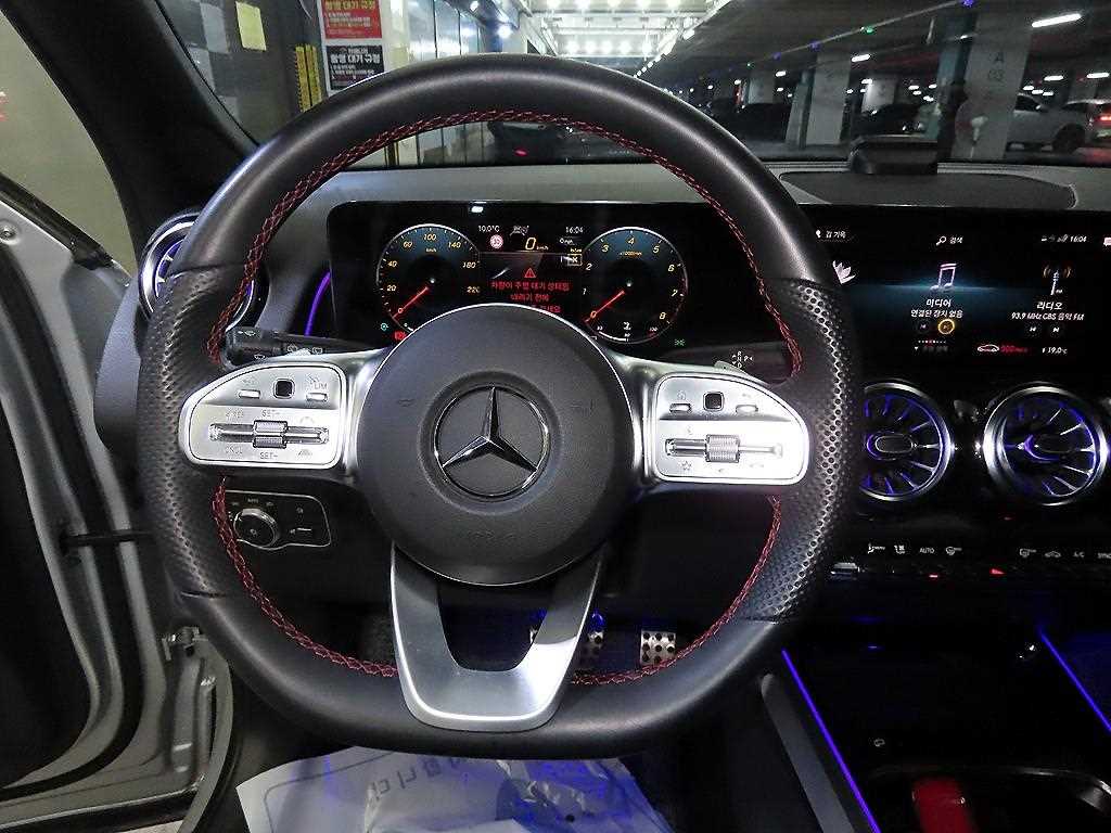 Mercedes Benz GLB Class - Vista 8