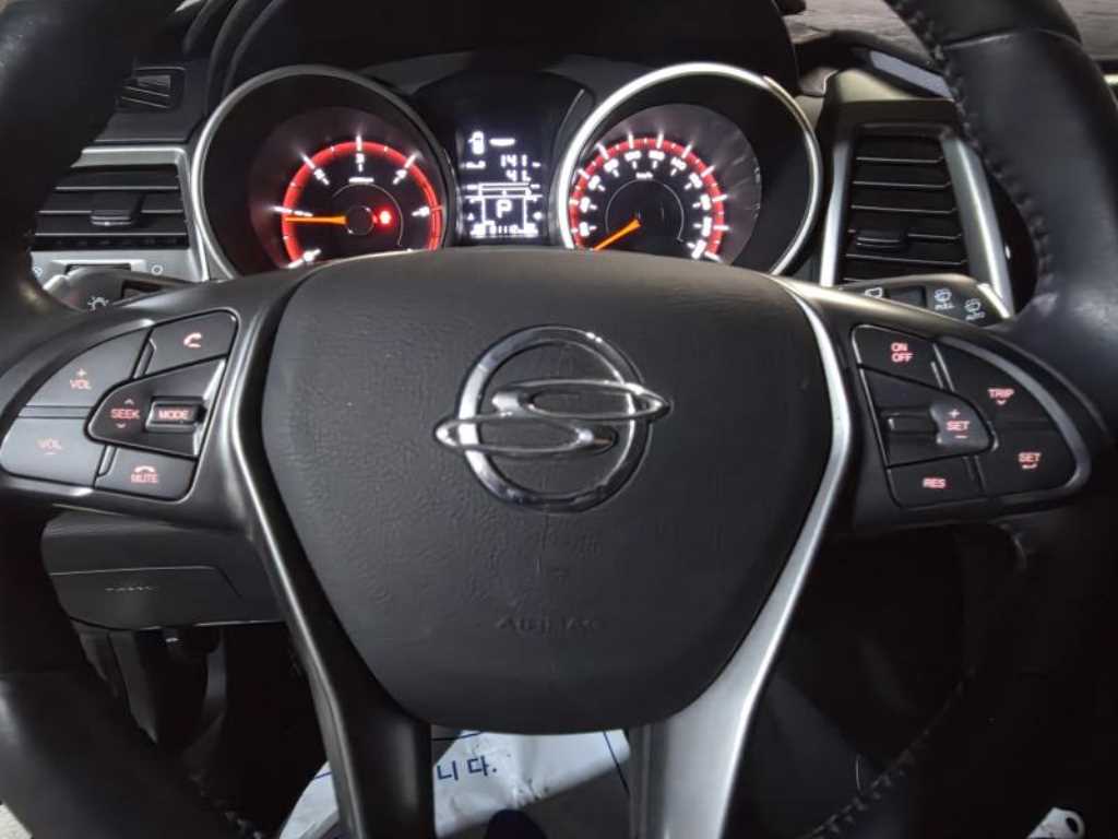 Ssangyong Tivoli - Vista 12