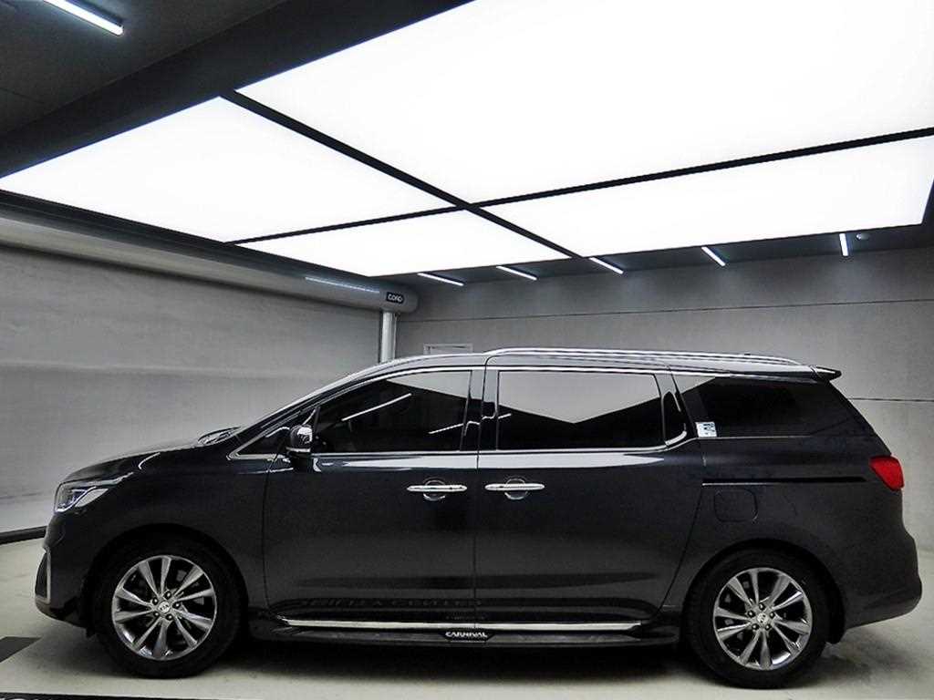 KIA Carnival - Vista 4
