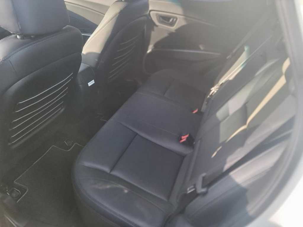 Ssangyong Tivoli - Vista 12