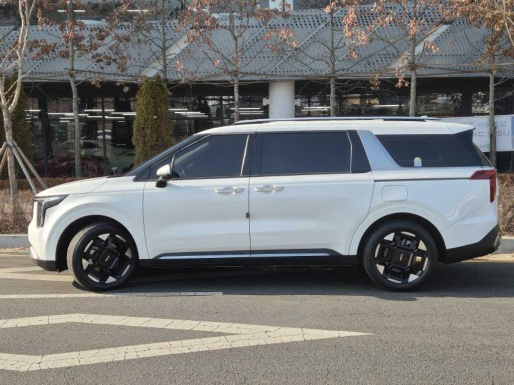 KIA Carnival 2024 Blanco - Importación desde Corea - HF Imports Iquique - Foto 1