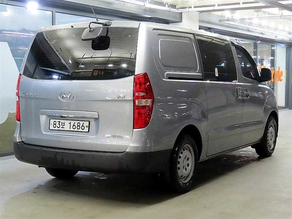 HYUNDAI Starex - Vista 4