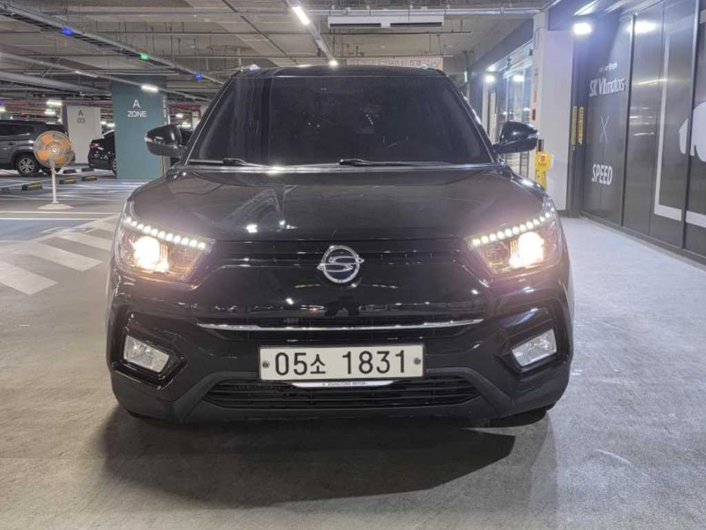 Ssangyong Tivoli 2018 Negro - Importación desde Corea - HF Imports Iquique - Foto 1