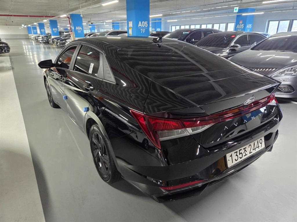 HYUNDAI Avante - Vista 4