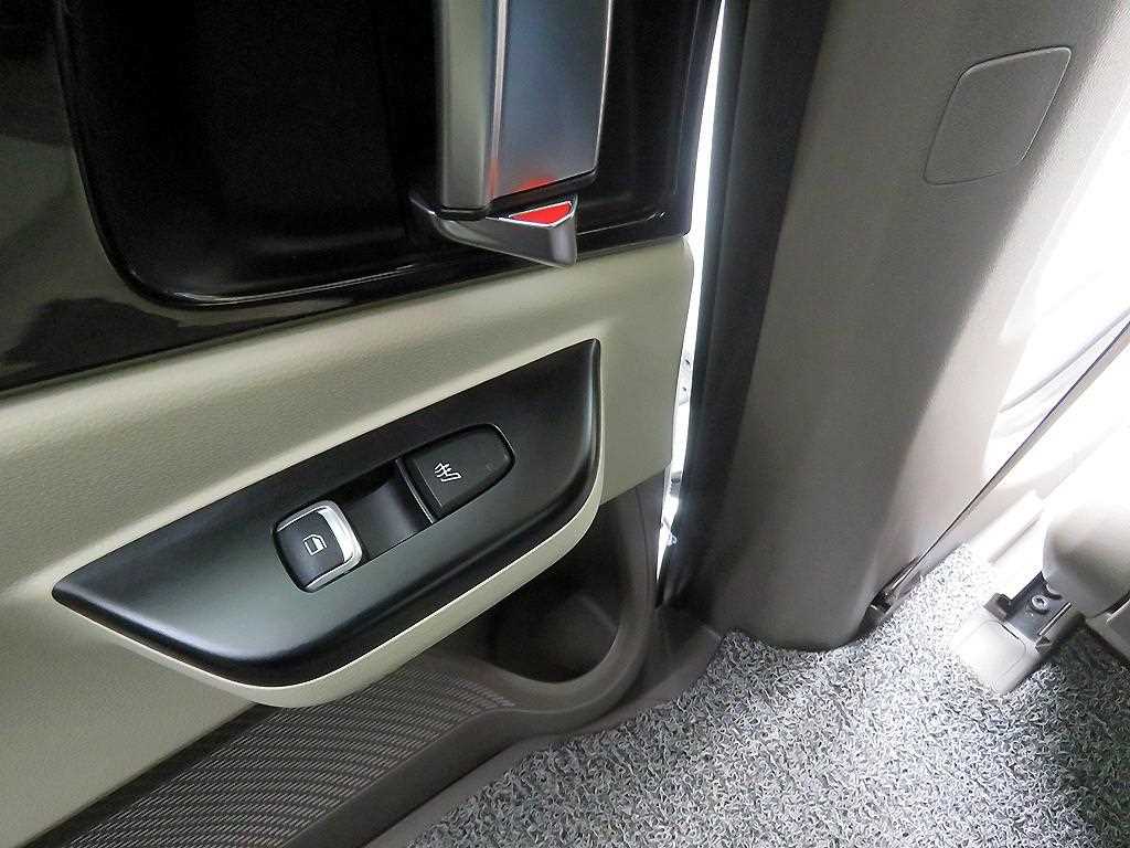 KIA Carnival - Vista 9