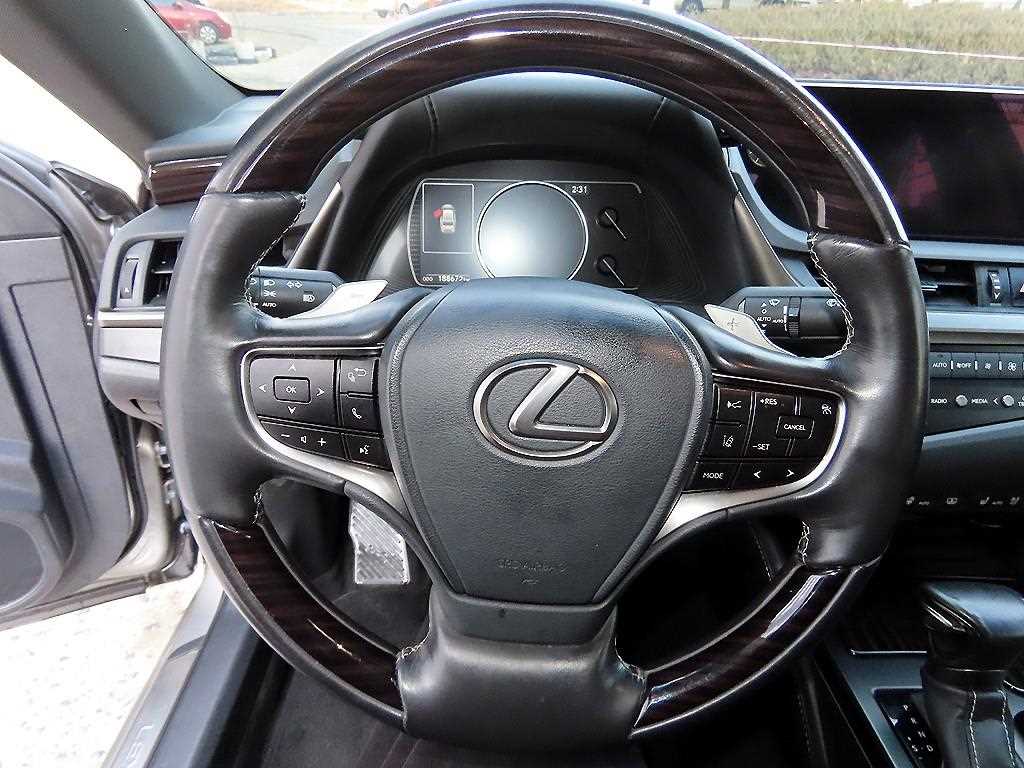 Lexus ES - Vista 8