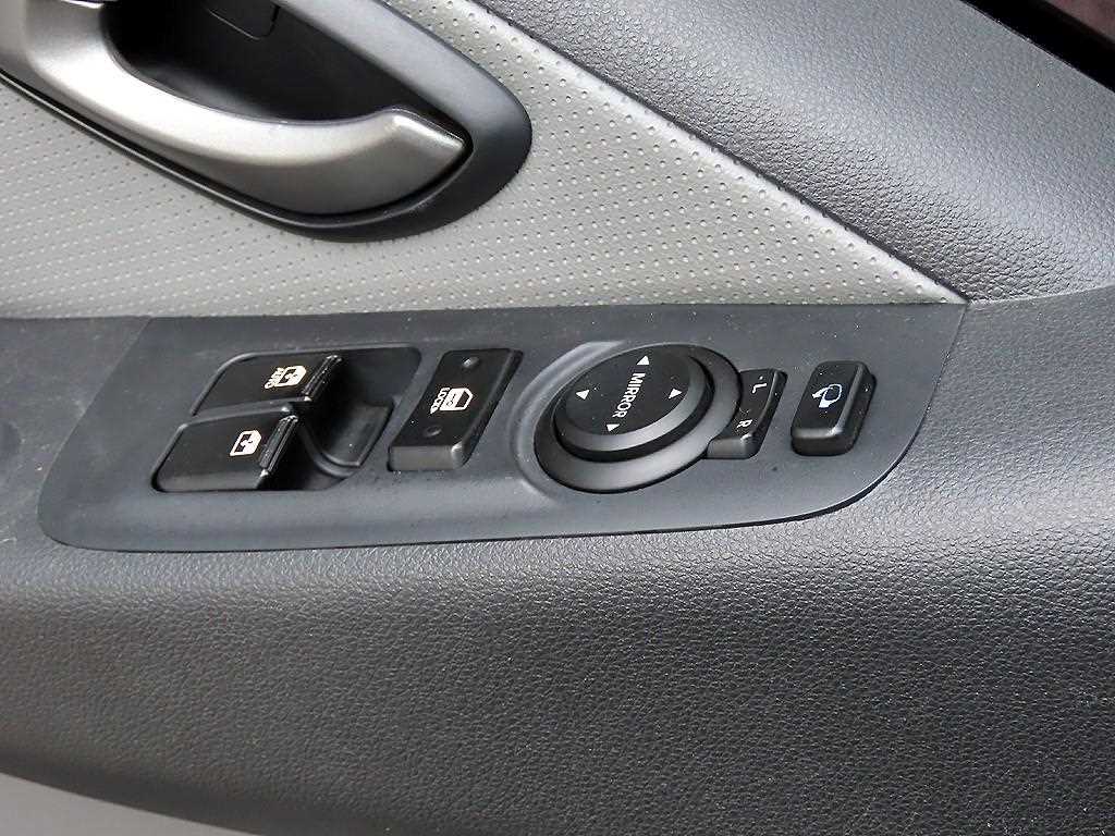 HYUNDAI Starex - Vista 12