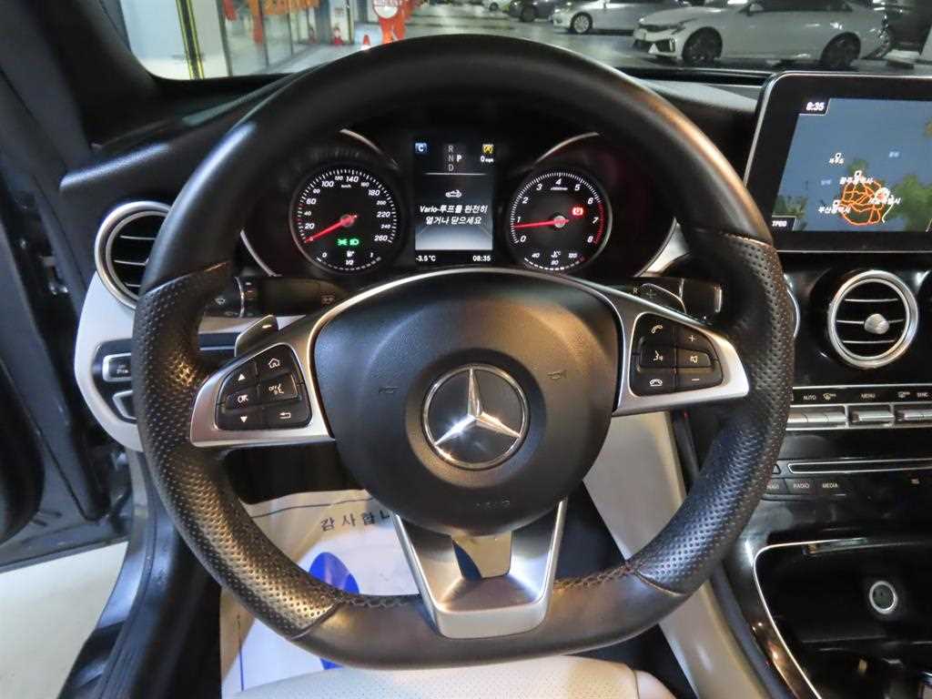 Mercedes Benz C Class - Vista 6