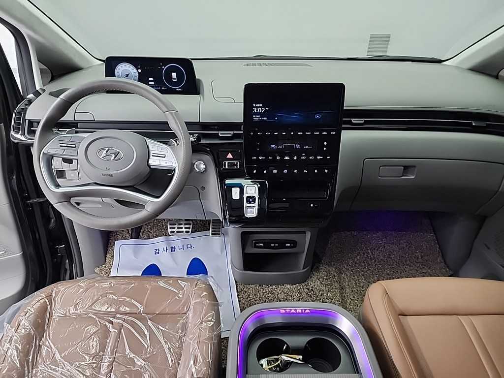 HYUNDAI Staria - Vista 7