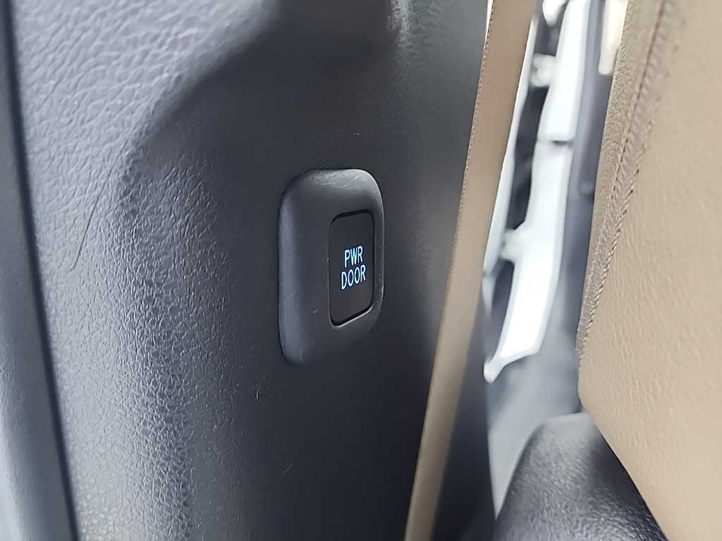 Toyota Siena 2024 Blanco - Importación desde Corea - HF Imports Iquique - Foto 14