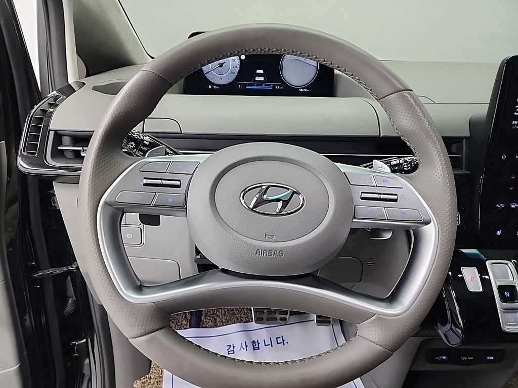 HYUNDAI Staria - Vista 9