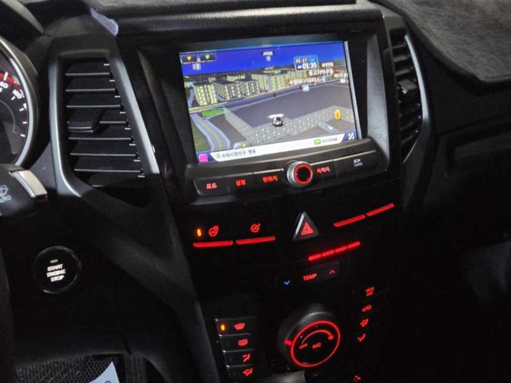 Ssangyong Tivoli 2018 Negro - Importación desde Corea - HF Imports Iquique - Foto 14