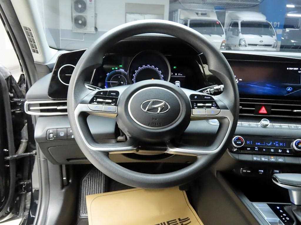 HYUNDAI Avante - Vista 7