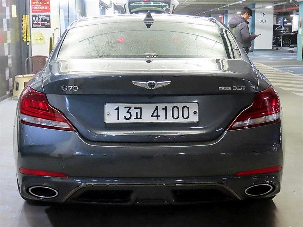 Genesis G70 - Vista 5