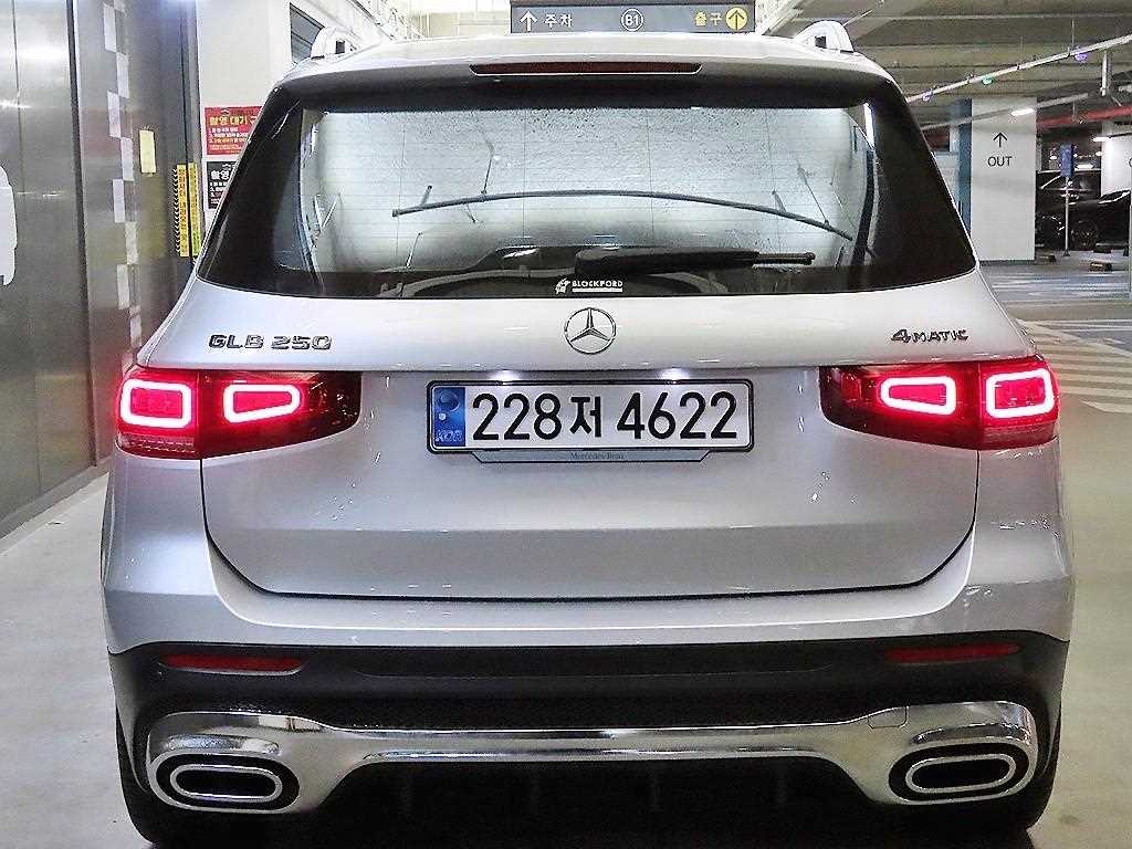 Mercedes Benz GLB Class - Vista 5