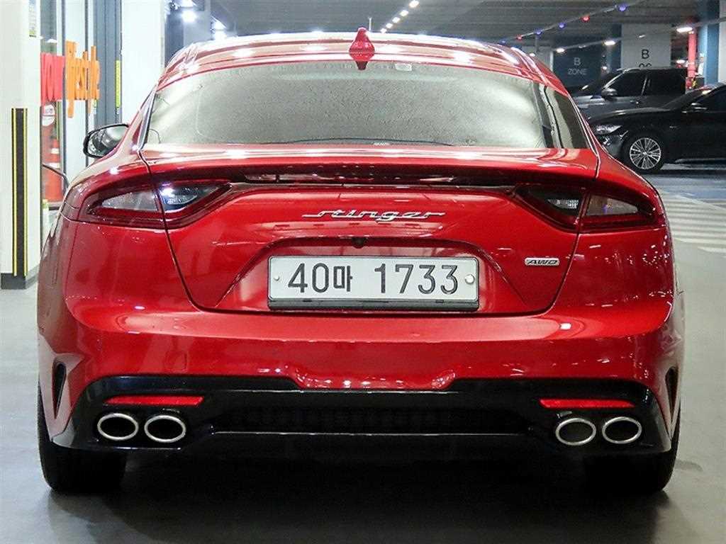KIA Stinger - Vista 5