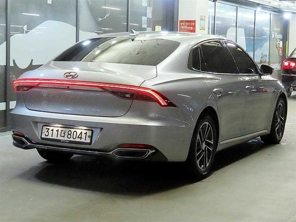 HYUNDAI Grandeur - Vista 4