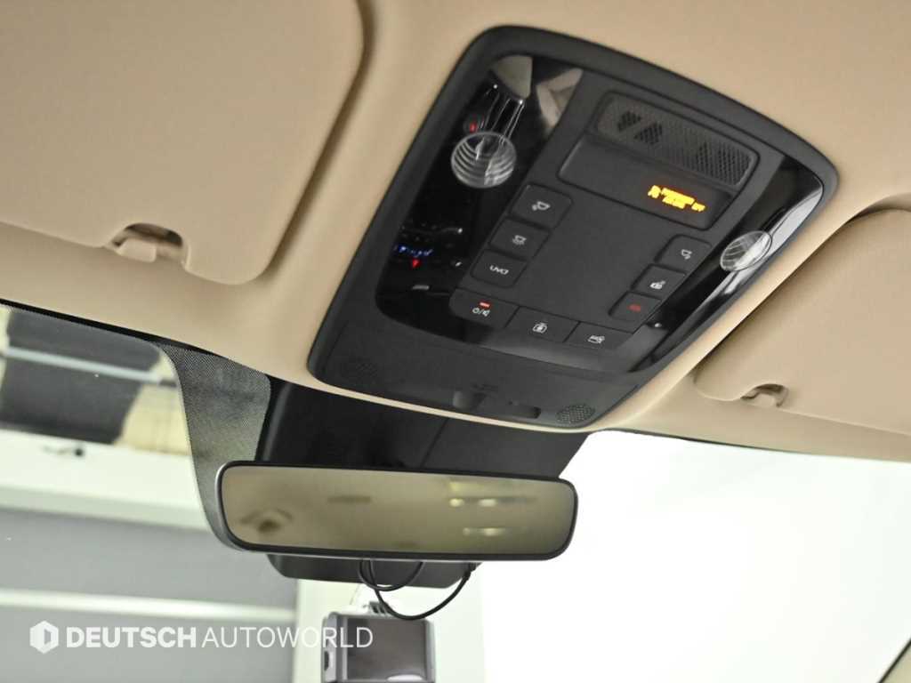 KIA Carnival - Vista 12