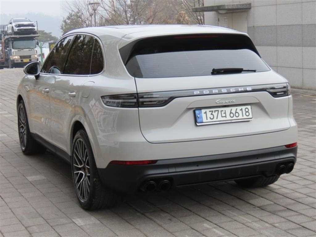 Porsche Cayenne - Vista 4
