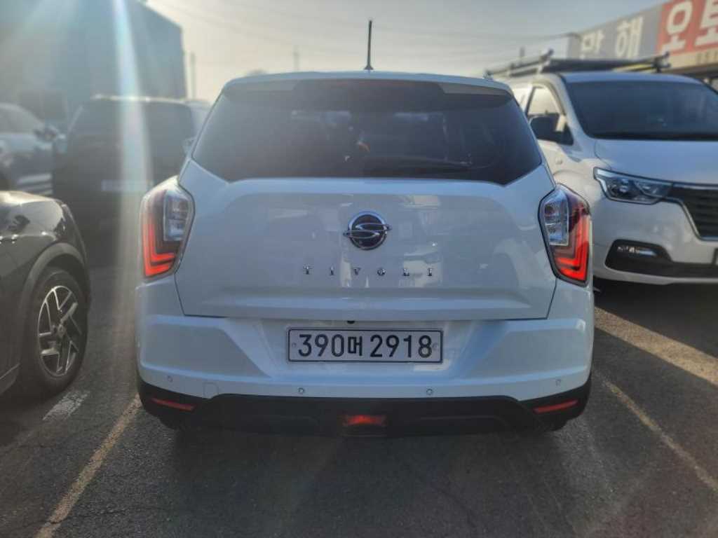 Ssangyong Tivoli - Vista 6