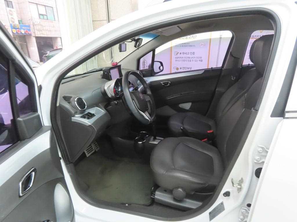 Chevrolet Spark - Vista 5